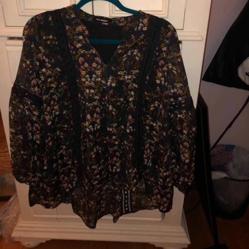 Blu Pepper top